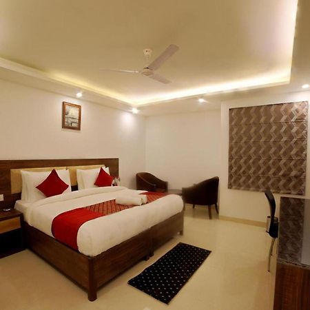 Hotel Peridot Near Igi Delhi Airport New Delhi Exterior photo