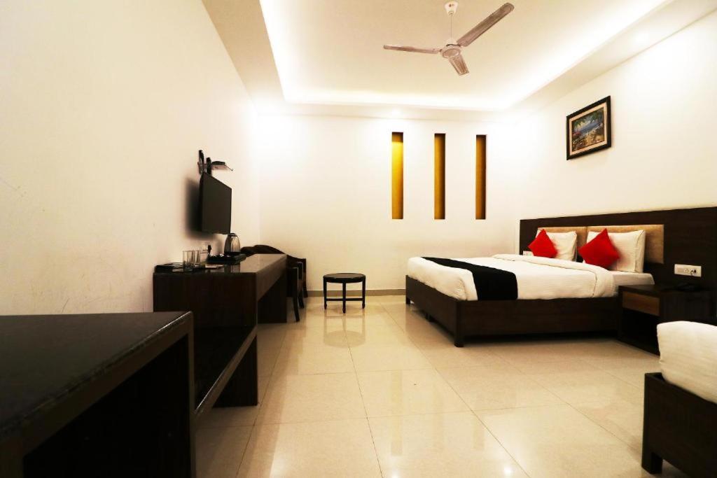 Hotel Peridot Near Igi Delhi Airport New Delhi Exterior photo
